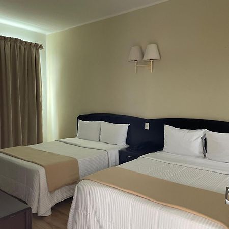 Hotel Plaza Del Arco Express モンテレー エクステリア 写真