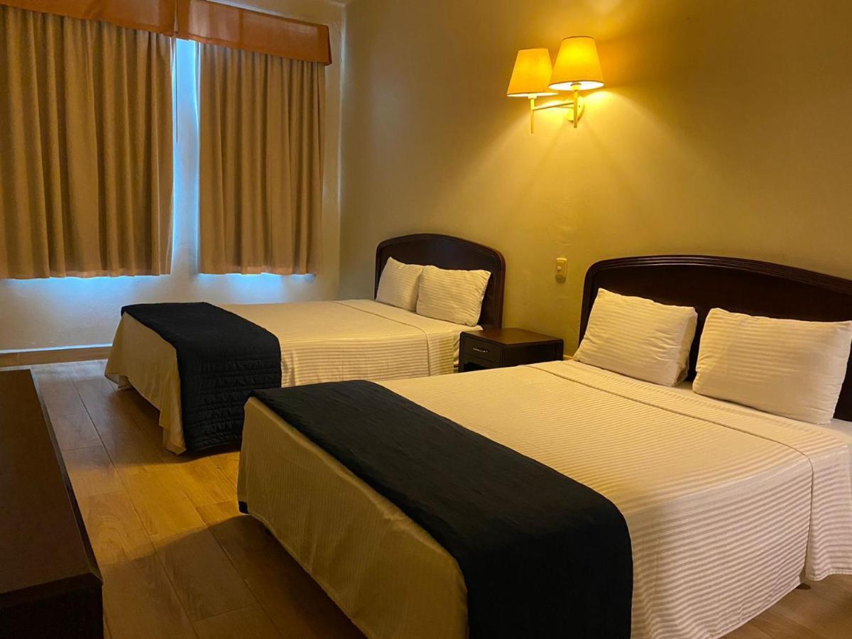 Hotel Plaza Del Arco Express モンテレー エクステリア 写真