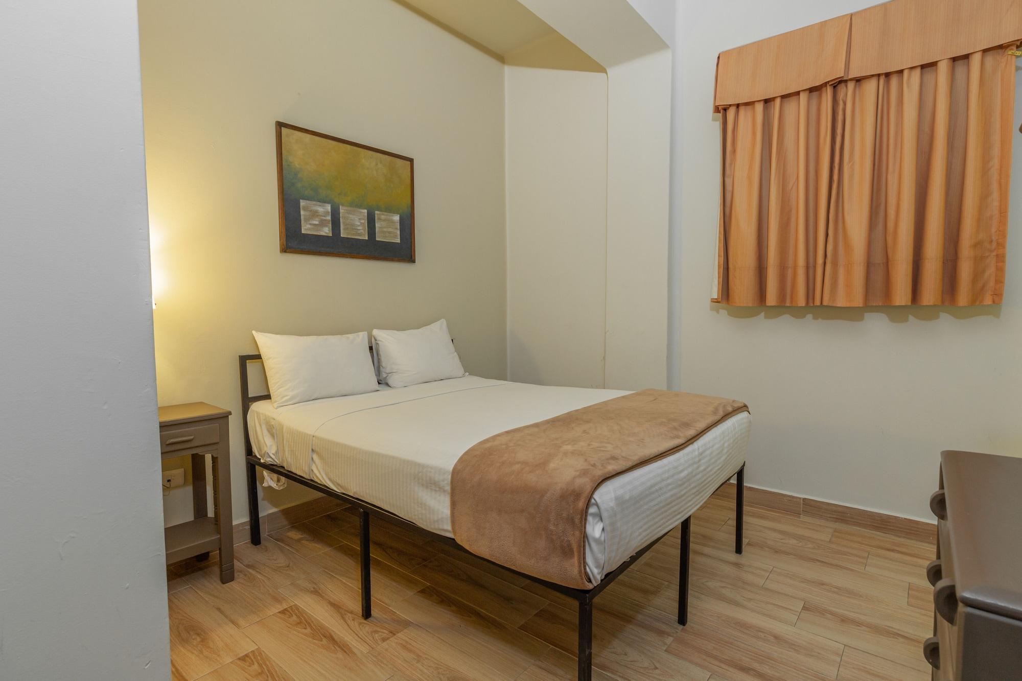Hotel Plaza Del Arco Express モンテレー エクステリア 写真