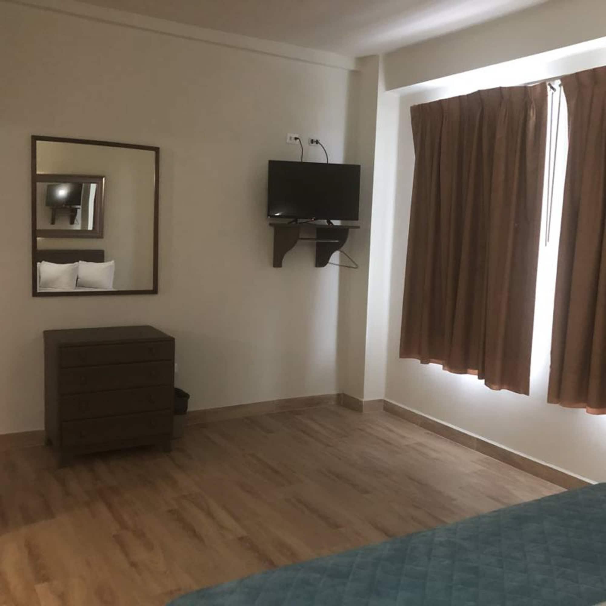 Hotel Plaza Del Arco Express モンテレー エクステリア 写真