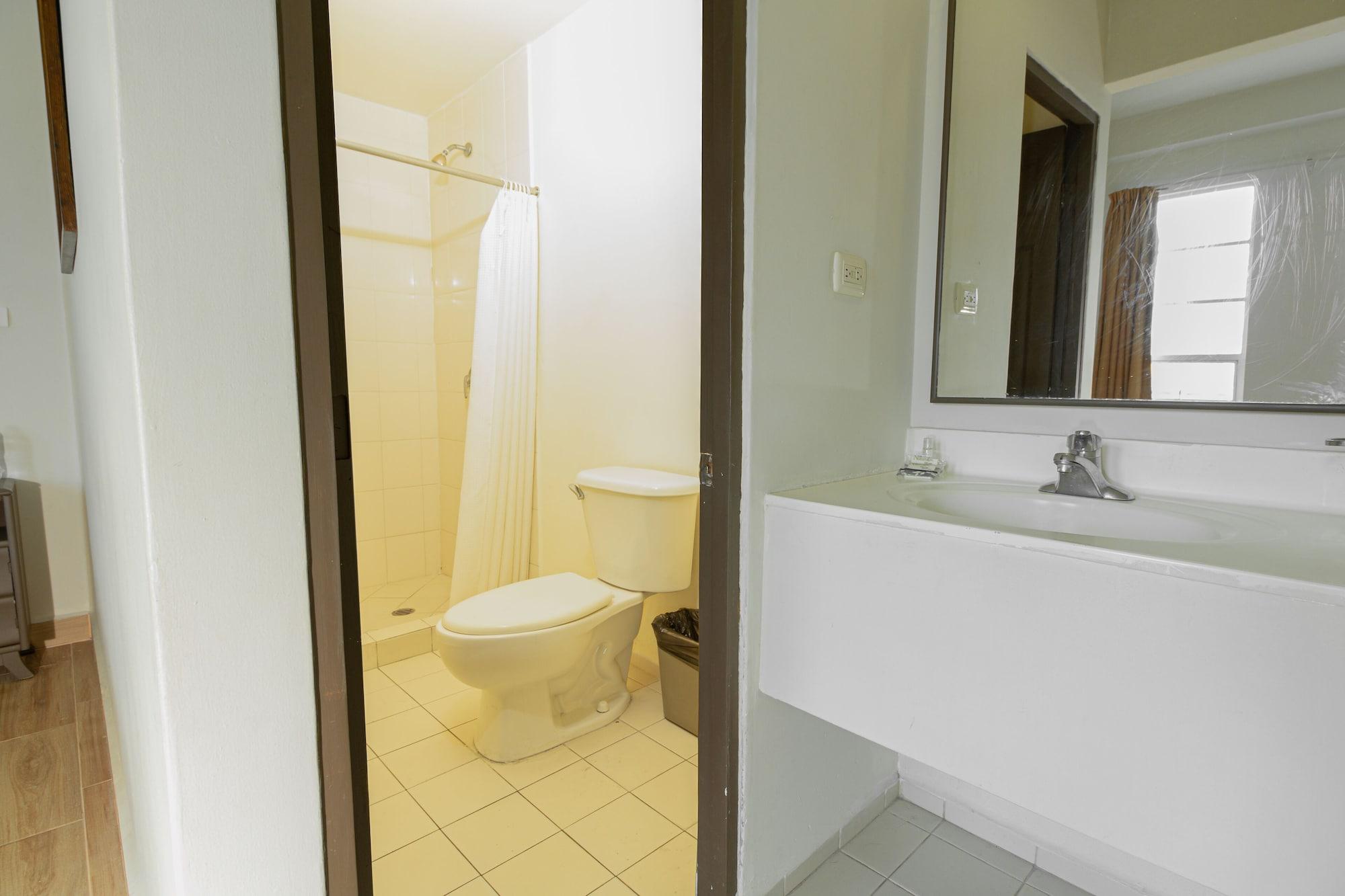 Hotel Plaza Del Arco Express モンテレー エクステリア 写真