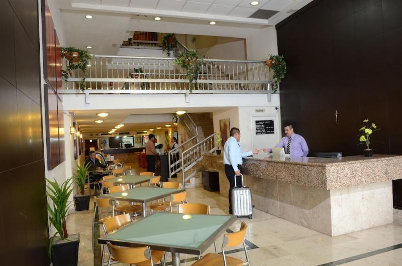 Hotel Plaza Del Arco Express モンテレー エクステリア 写真