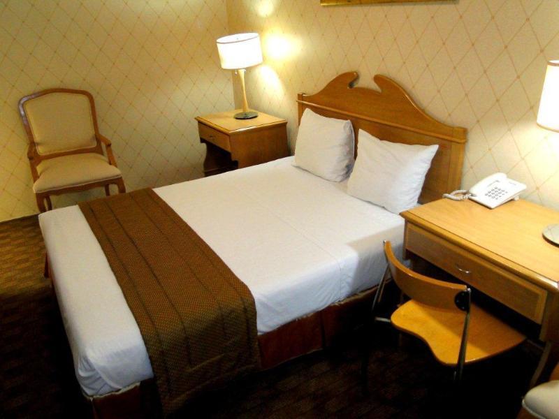 Hotel Plaza Del Arco Express モンテレー エクステリア 写真