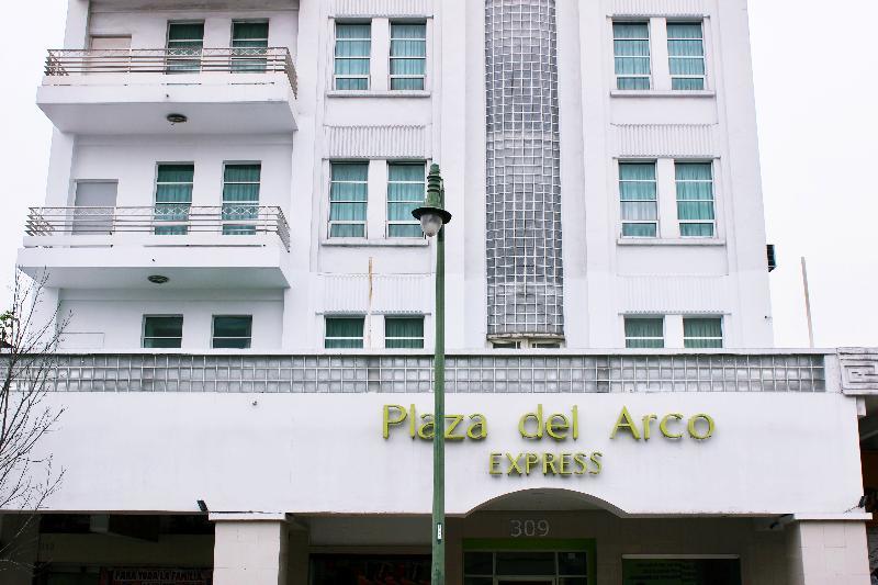 Hotel Plaza Del Arco Express モンテレー エクステリア 写真