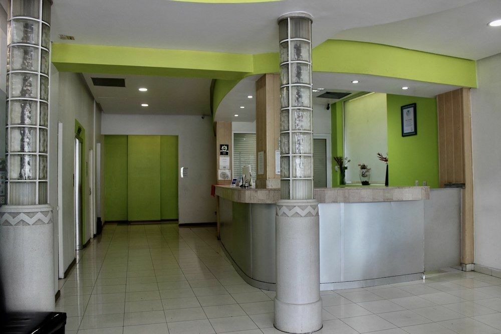Hotel Plaza Del Arco Express モンテレー エクステリア 写真